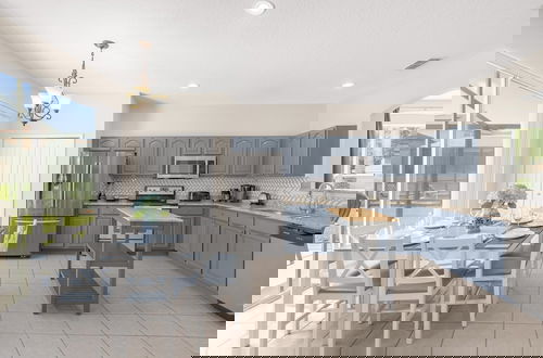 Foto 16 - Large Spacious Home w Private Pool Hot Tub