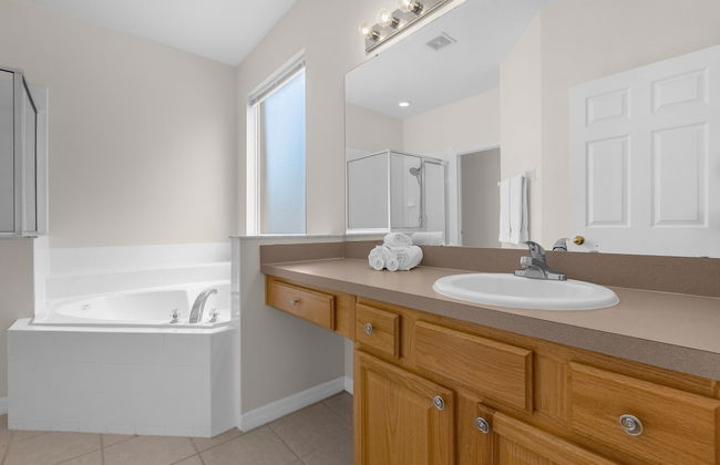 Large Spacious Home w Private Pool Hot Tub - Foto 29