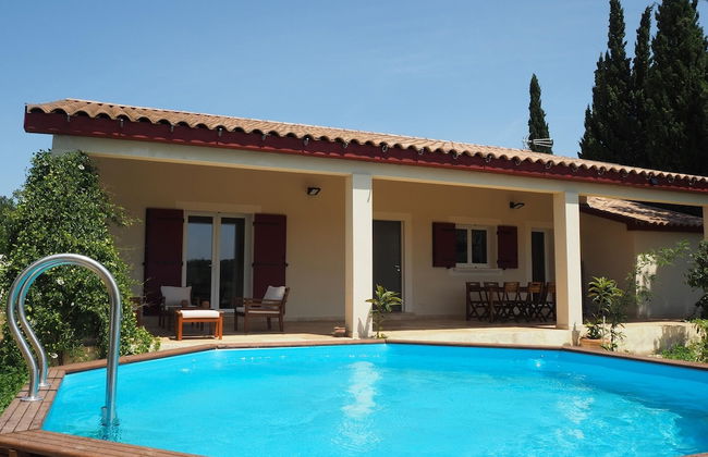 Holiday Home Near Pont du Gard & Vineyards - Photo 1