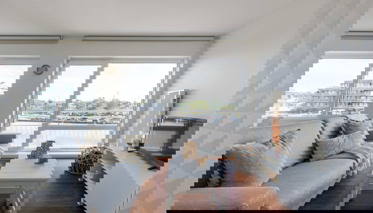 Foto 1 - Bright Studio Just Steps From the Beach