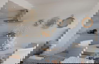 Foto 3 - Bright Studio Just Steps From the Beach
