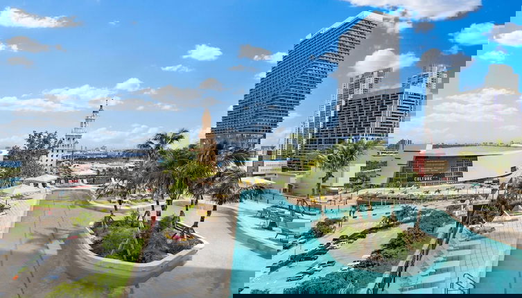 Photo 1 - Luxury Condos in Downtown Miami