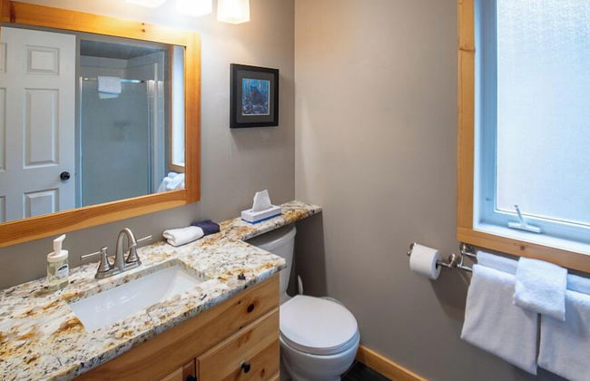 Stone Creek Chalet by Fernie Lodging CO - Foto 27