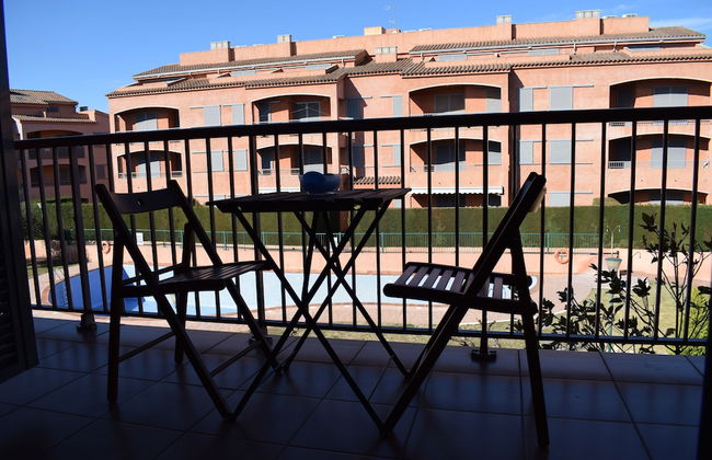 Acogedor Apartamento con Piscina Comunitaria Marina Sant Jordi - Photo 18