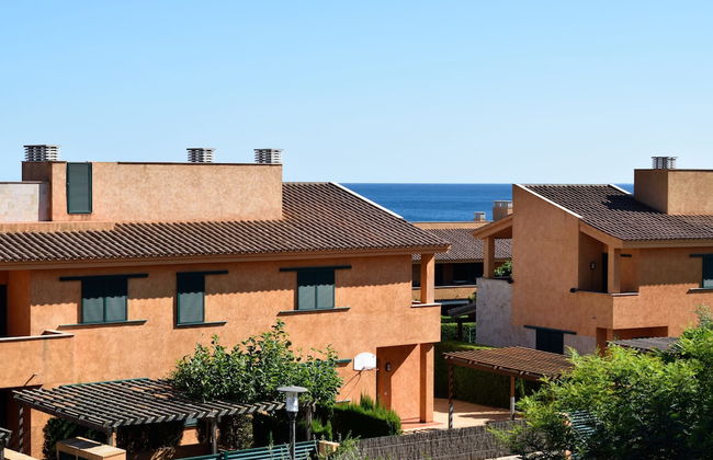 Acogedor Apartamento con Piscina Comunitaria Marina Sant Jordi - Photo 20