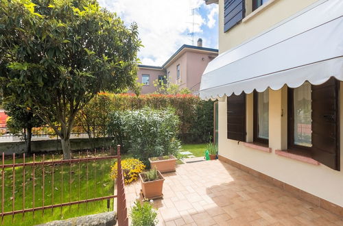 Photo 23 - Cloistered Apartment in Sirmione near Lake