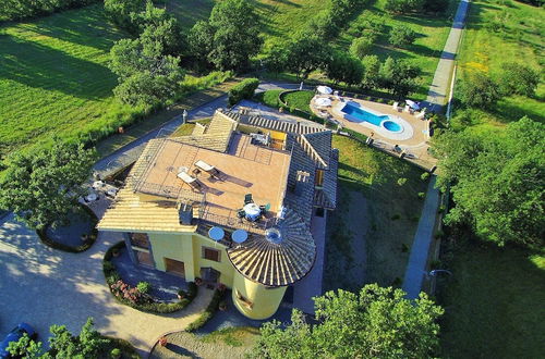 Photo 34 - Peaceful Villa in Montefiascone with Hot Tub