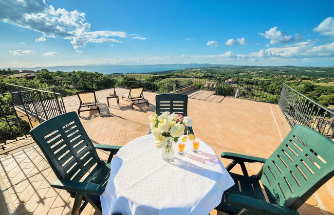 Peaceful Villa in Montefiascone with Hot Tub - Photo 16
