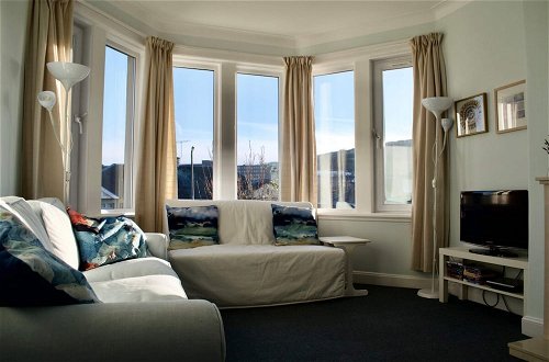 Photo 10 - Cosy Home With Views of Arthur's Seat