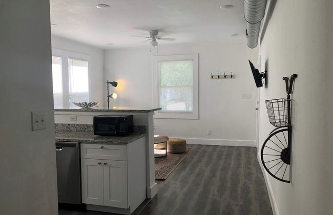 Find Your Comfort at Downtown Cozy 2br/2ba - Photo 11