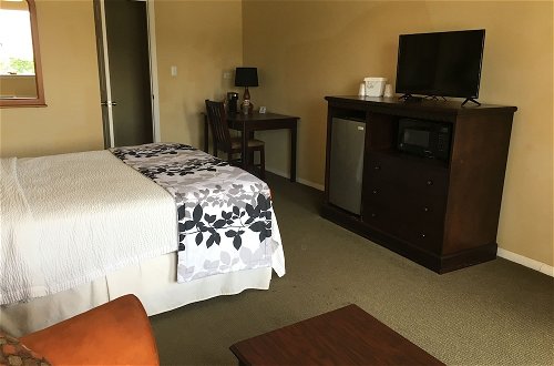 Foto 3 - Ambassador Inn And Suites