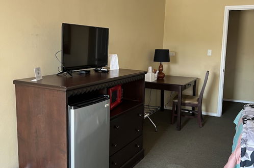 Photo 19 - Ambassador Inn And Suites