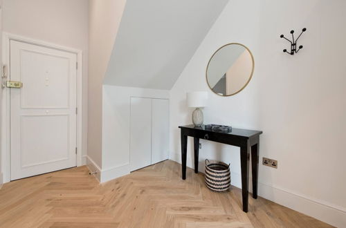 Photo 2 - Modern, Chic 1-bed in Notting Hill