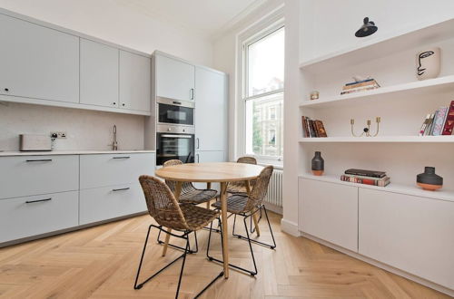 Photo 6 - Modern, Chic 1-bed in Notting Hill