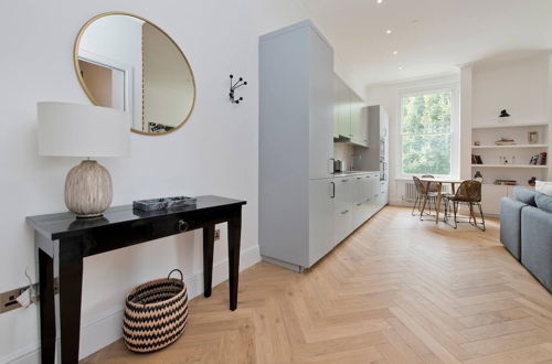 Foto 12 - Modern, Chic 1-bed in Notting Hill