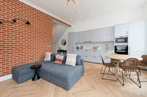 Photo 9 - Modern, Chic 1-bed in Notting Hill