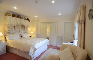 Photo 2 - Acorn Court Country House