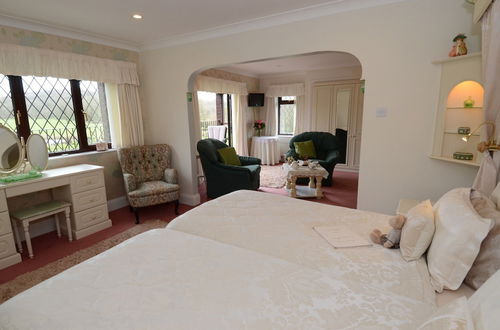 Photo 10 - Acorn Court Country House