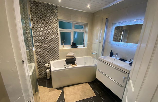 Charming 3-bed House Near Central Manchester - Foto 15