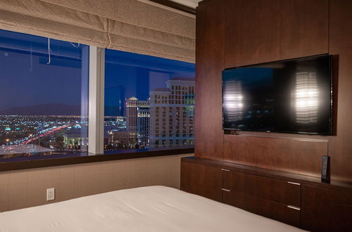 Photo 4 - StripViewSuites at Vdara