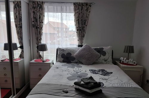 Foto 7 - Modern Apartment Minutes From Central London, UK