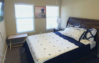 Photo 3 - 4Bdrm 2Bath 5Beds - NRG Rodeo - Big Home