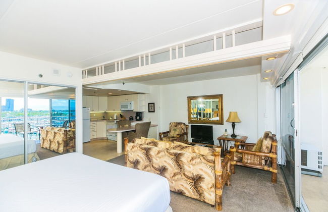 Spacious One Bedroom Harbor View Condos at Ilikai Marina With Private Balcony - Foto 24