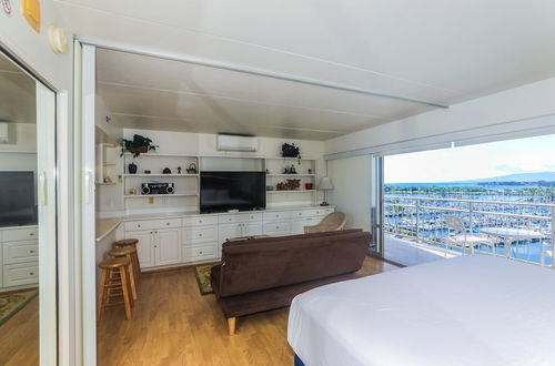 Photo 34 - Spacious One Bedroom Harbor View Condos at Ilikai Marina With Private Balcony