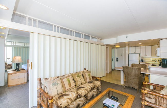 Spacious One Bedroom Harbor View Condos at Ilikai Marina With Private Balcony - Foto 72