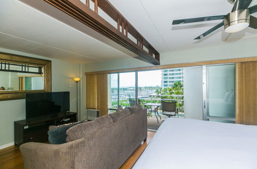 Photo 17 - Spacious One Bedroom Harbor View Condos at Ilikai Marina With Private Balcony