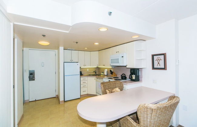 Spacious One Bedroom Harbor View Condos at Ilikai Marina With Private Balcony - Foto 55