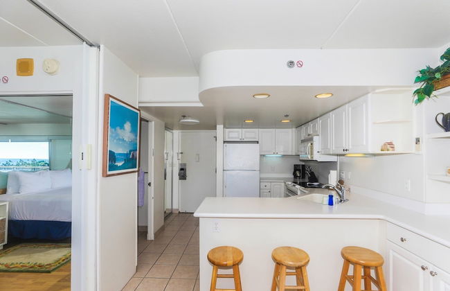 Spacious One Bedroom Harbor View Condos at Ilikai Marina With Private Balcony - Foto 65