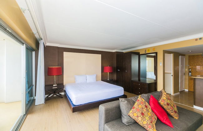 Spacious One Bedroom Harbor View Condos at Ilikai Marina With Private Balcony - Foto 13
