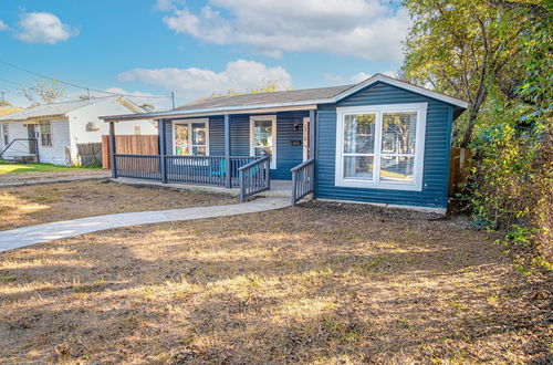 Photo 25 - Stylish 4 Br/2ba Renovated Home Near Downtown