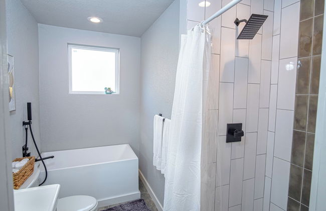 Stylish 4 Br/2ba Renovated Home Near Downtown - Foto 19