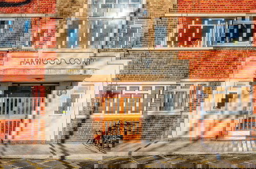 Photo 29 - Warm and Welcoming Home in Putney by Underthedoormat