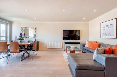 Foto 16 - Stunning 3-bed in the heart of London