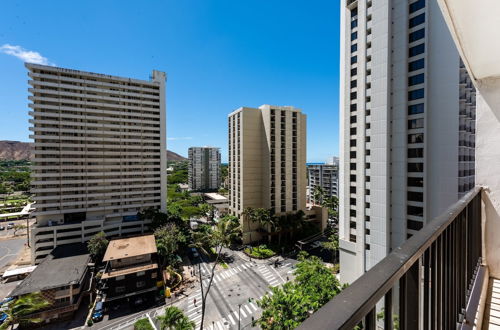 Foto 27 - Spacious 14th Floor Corner Suite, Partial Diamond Head and Ocean Views, FREE Parking! by Koko Resort Vacation Rentals