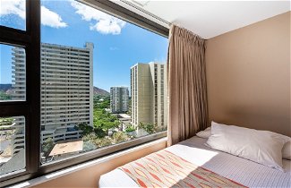 Foto 3 - Spacious 14th Floor Corner Suite, Partial Diamond Head and Ocean Views, FREE Parking! by Koko Resort Vacation Rentals