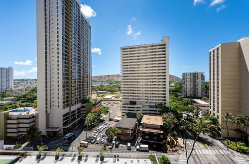 Foto 36 - Spacious 14th Floor Corner Suite, Partial Diamond Head and Ocean Views, FREE Parking! by Koko Resort Vacation Rentals