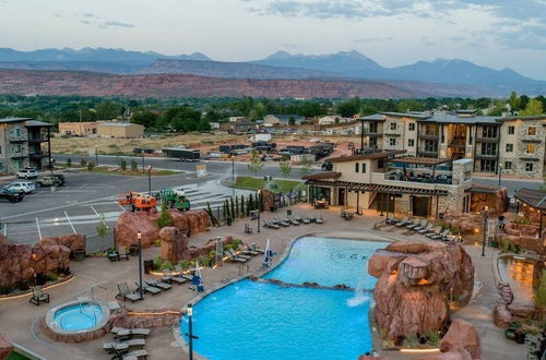 Photo 21 - Sage Creek at Moab Amazing Pool Hot tub