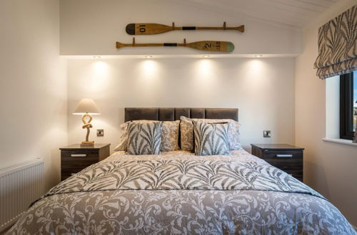 Photo 12 - Hiraeth - Luxury Lodge With Hot Tub Close to Beach
