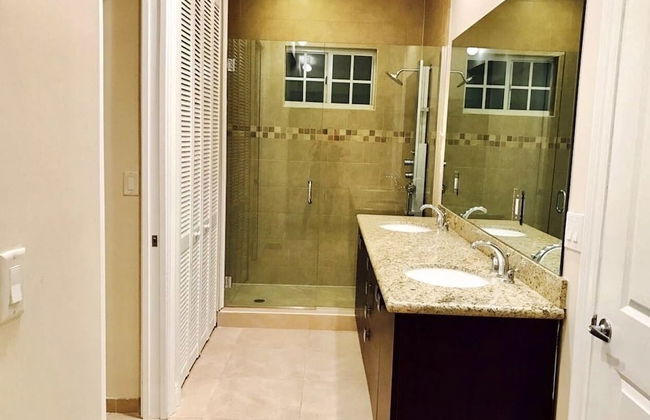 4BR Townhouse 320 by Ideal Experience VR - Foto 28