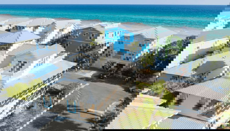 Foto 1 - Holiday House by Avantstay Oceanview, Steps to Beach
