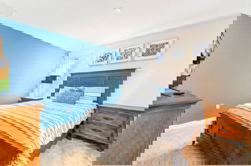 Foto 9 - Storey Lake Resort 8br Cozy Home With Private Theater, Pool And Spa 2874
