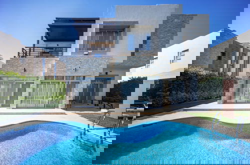 Foto 35 - Villa With Private Pool In Beverly Hills
