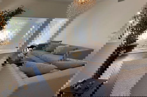 Foto 1 - 3Bd Beverly Hills Home