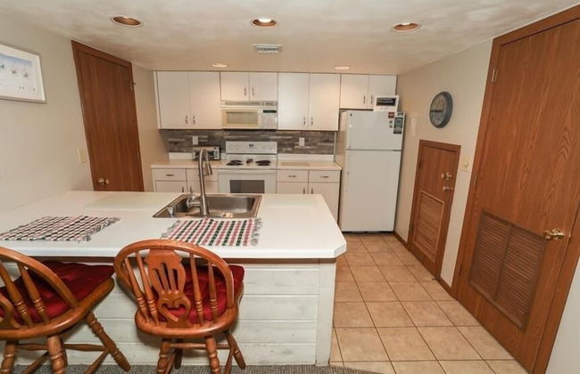 Seven Springs 2 BR Deluxe Condo with Mountain Views by RedAwning - Photo 6