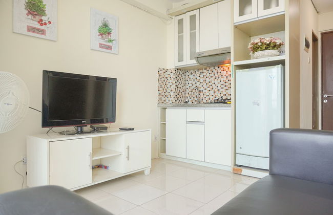 Homey And Comfortable 2Br Tifolia Apartment - Foto 1