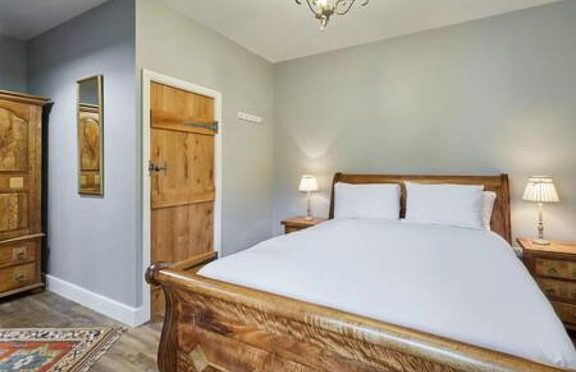Host Stay Butterfly Cottage - Photo 2
